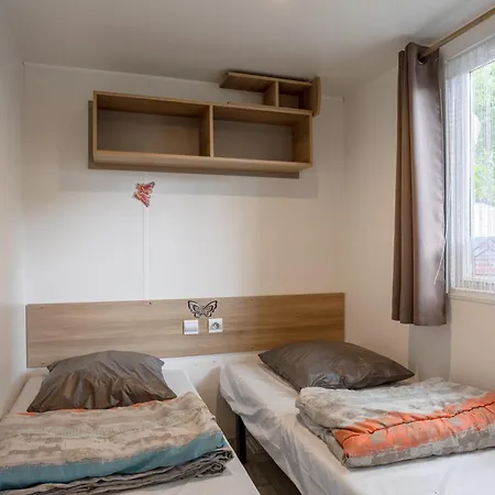 Mobil-home 3 - A مكان تخييم سان جان دي مونت